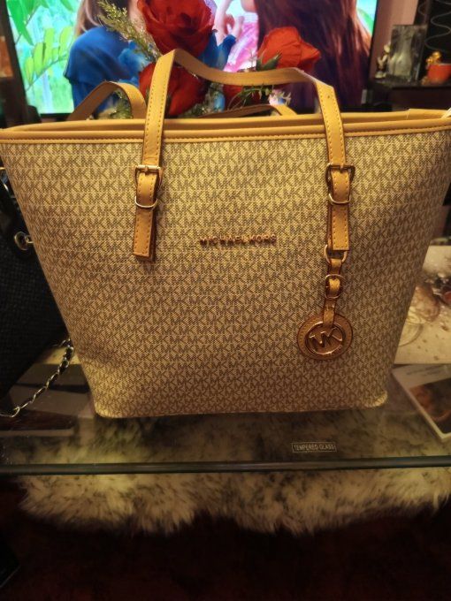 grand sac cabas de luxe de couleur beige