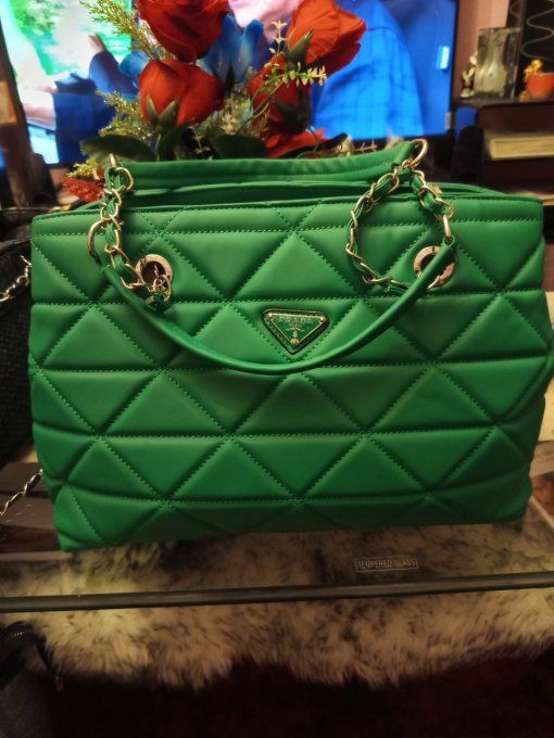 grand sac à main de luxe de couleur verte
