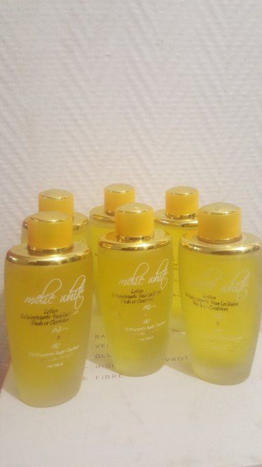 MELY WHITE lotion eclaircissante anti tâche pour pieds et mains.