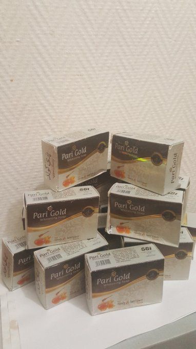 Pari gold savon eclaircissant anti tâches riches en miel