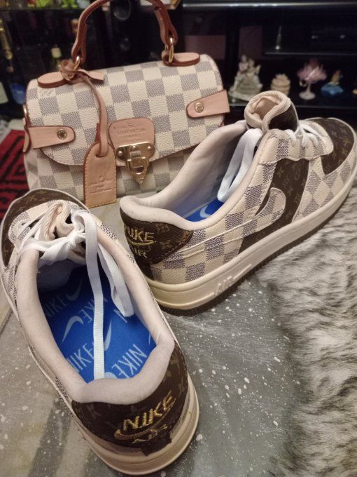 Ensemble sac à main et basket de luxe couleurs belge super magnifique.