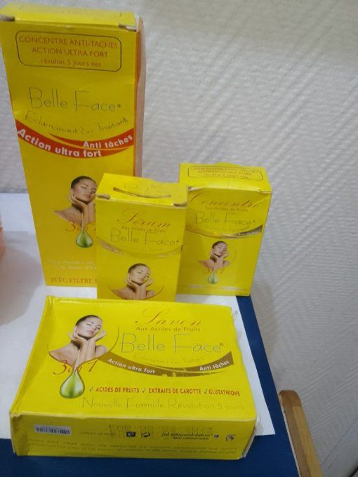 Belle face gamme de lait super éclaircissante correcteur de tâches au kojic, glutathione,et bave d'e