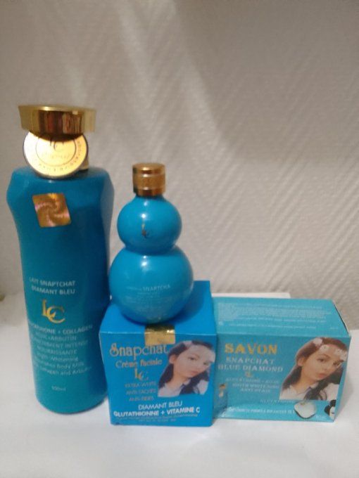 Snapchat diamant bleu gamme de lait ultra éclaircissante au glutathion extra